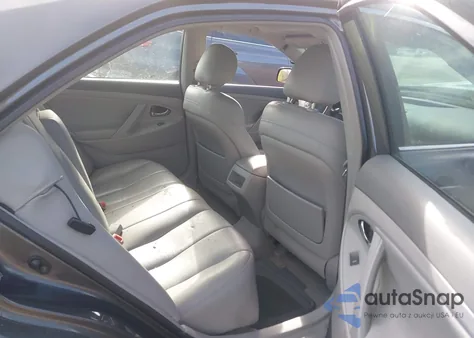 2010 Toyota Camry Se/Le/Xle z USA, uszkodzony, nr VIN 4T4BF3EK3AR053113